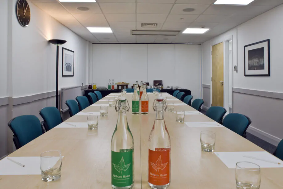 Central location syndicate intimate boardroom
