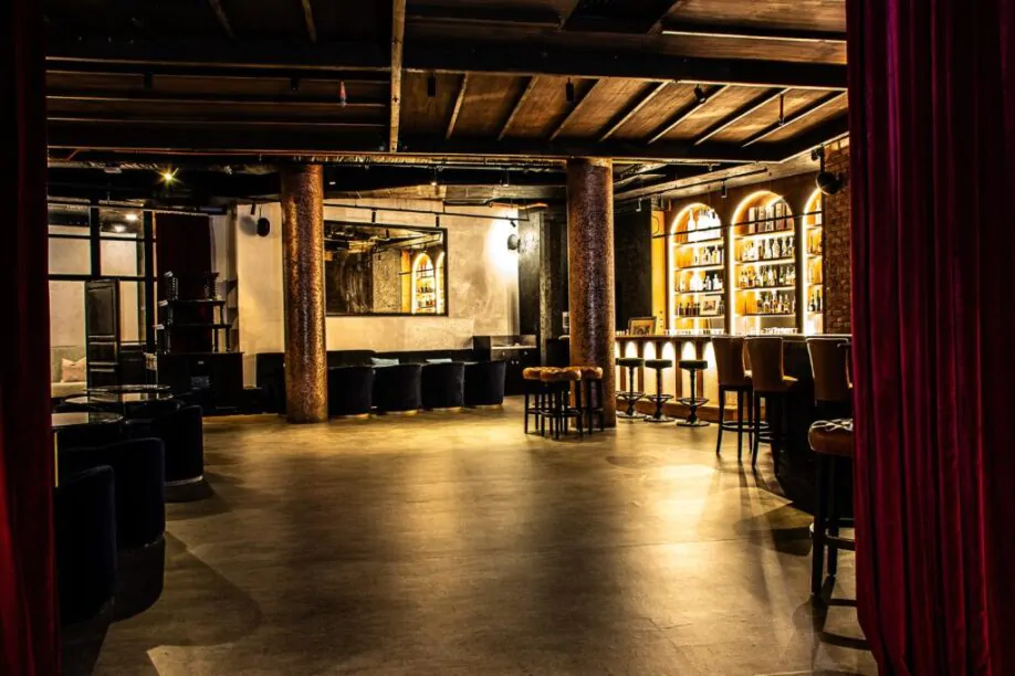45 curtain road hire for parties and corporate events