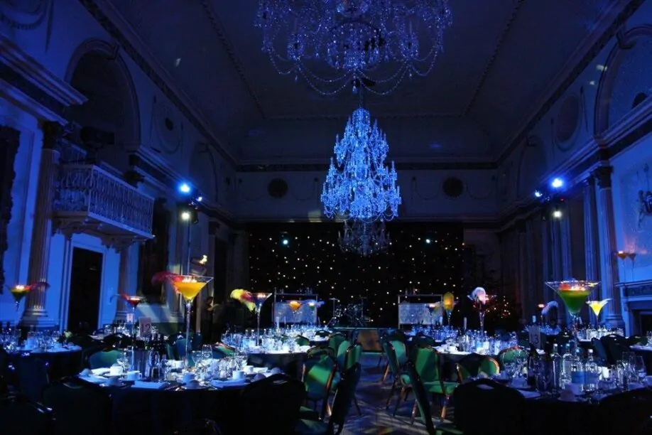 banqueting room bath