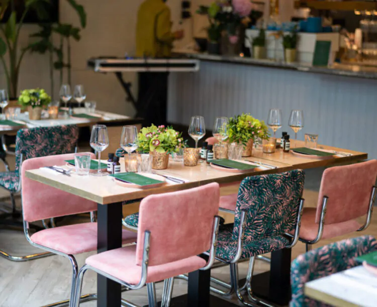 Barbie dining