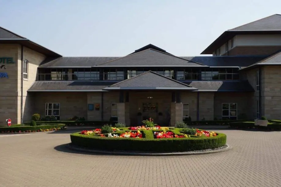 thorpe park hotel