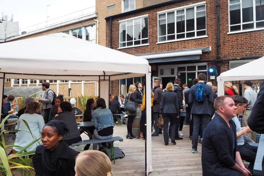 Hackney house outside area