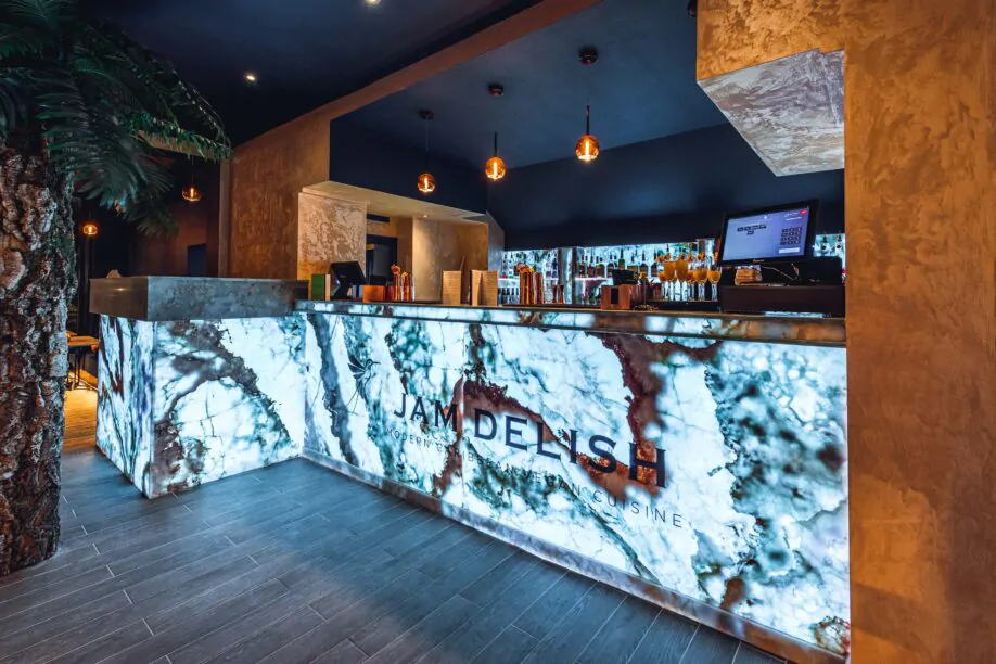 Exclusive vegan restaurant hire
