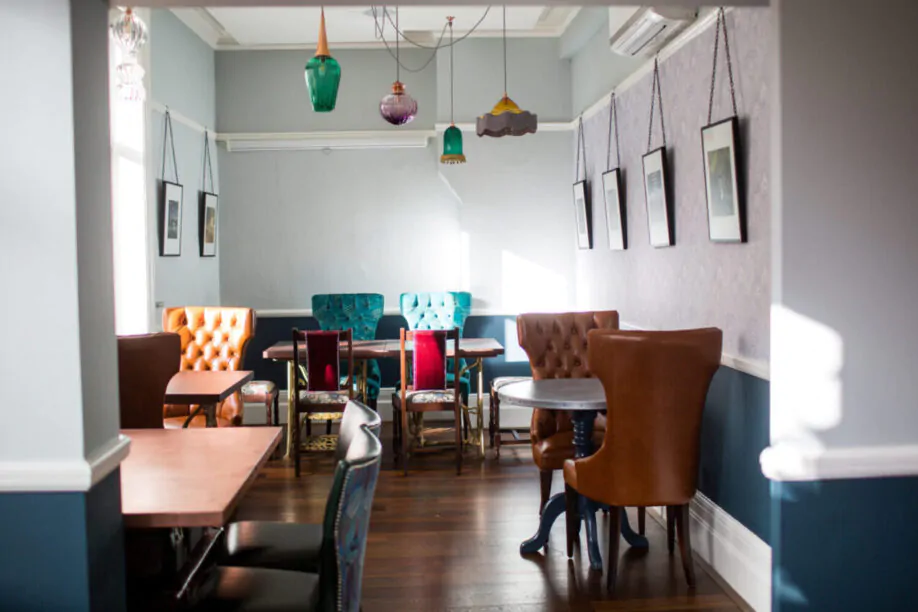 Nags Head interior