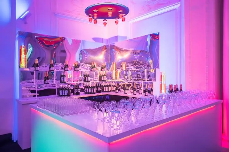 themed christmas party
