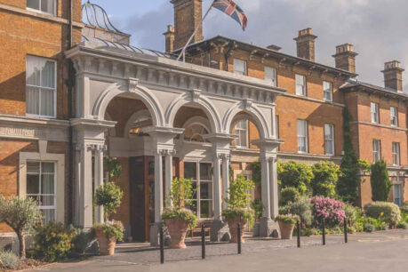 oatlands park hotel