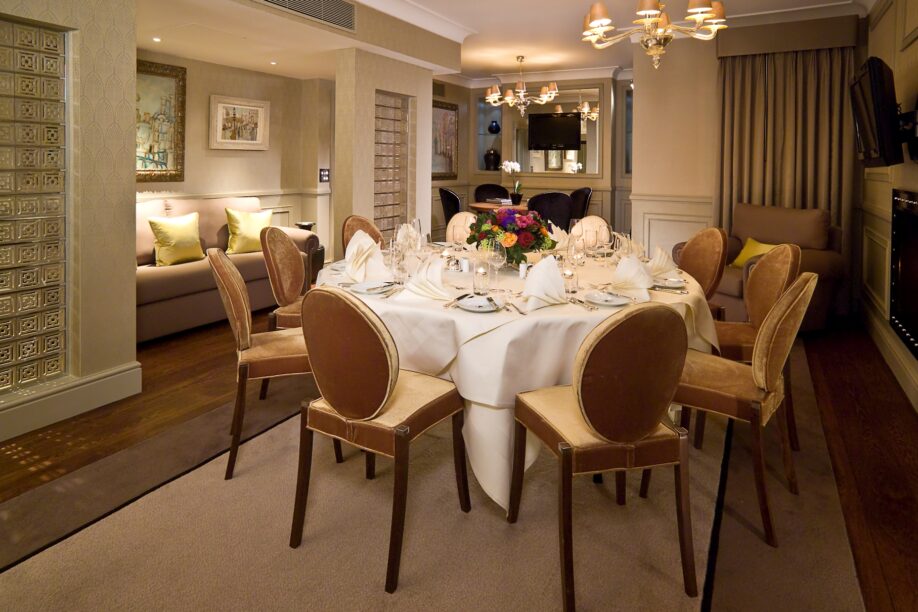 Penthouse luxury dining intimate room