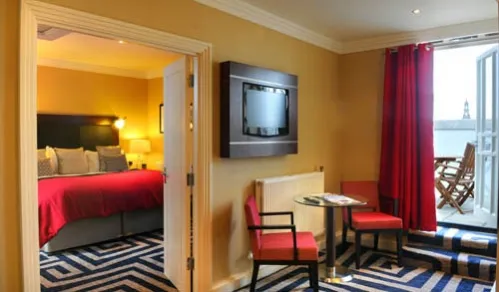 The Queens bedroom