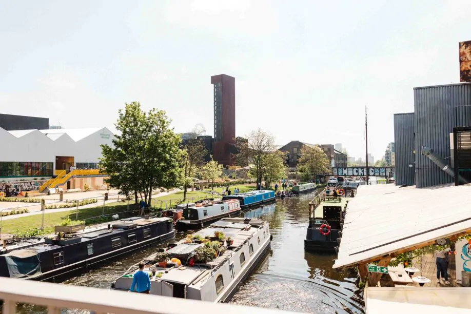 hackney bridge