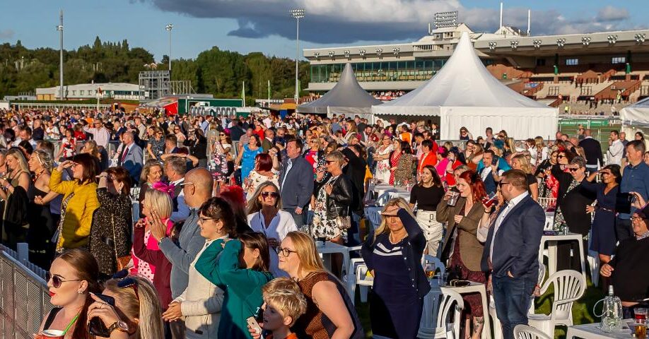 summer parties at wolverhampton racecourse