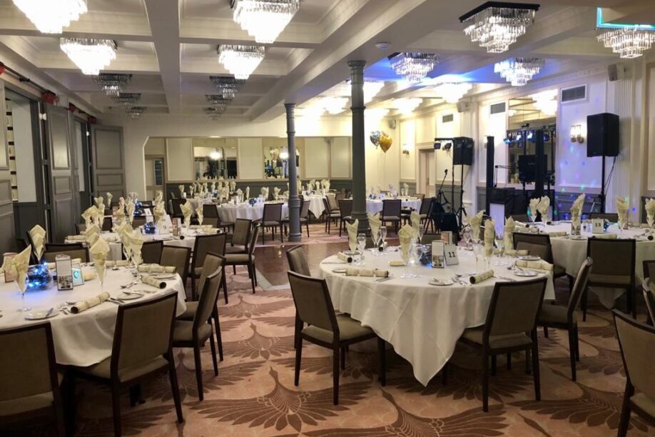 coach room events space