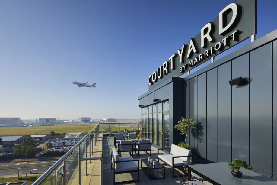 courtyard heathrow sky bar
