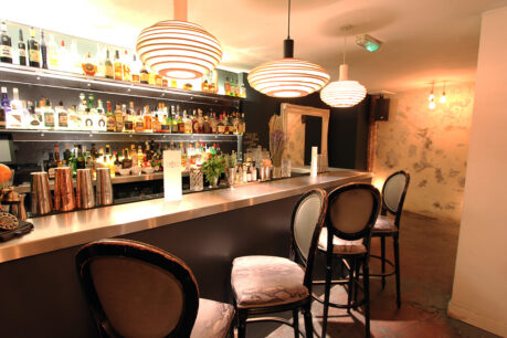 Looking Glass Cocktail Bar