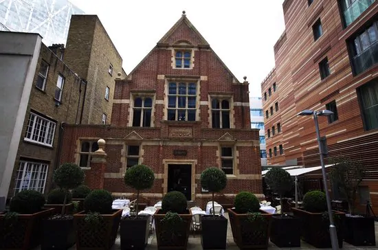 La Chapelle Outdoor Space