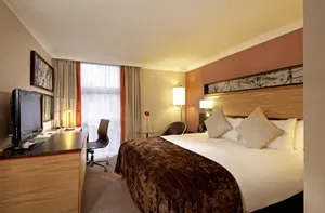 hilton kensington bedroom