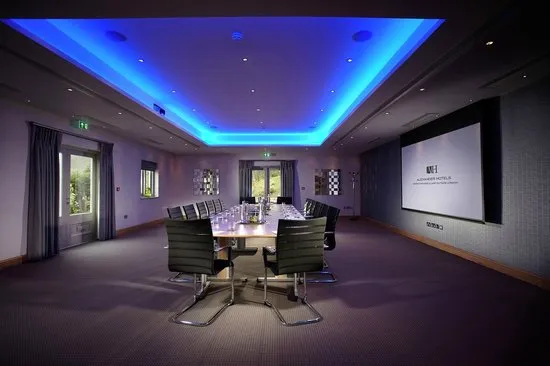 meeting rooms rowhill grange