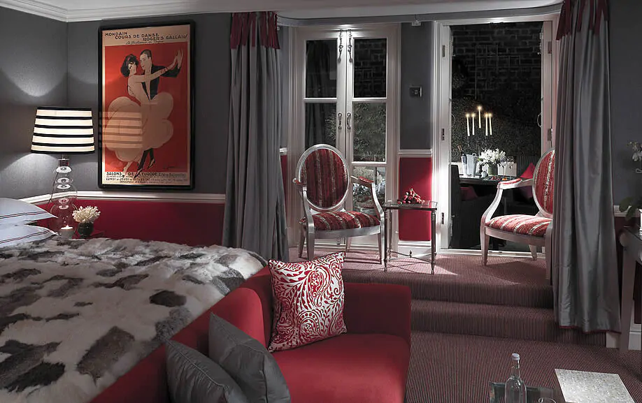 Milestone Hotel bedroom